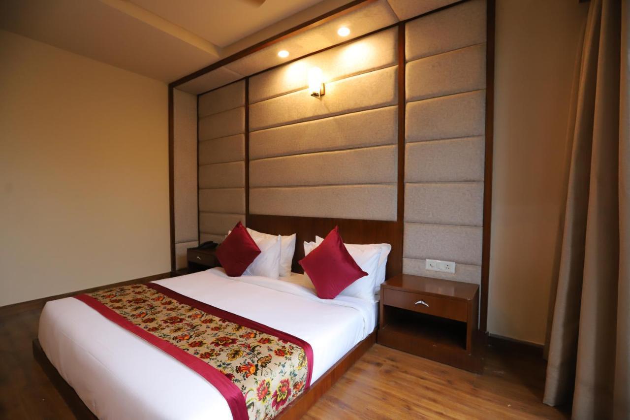 Ip Royal Hotel - New Delhi Exterior foto